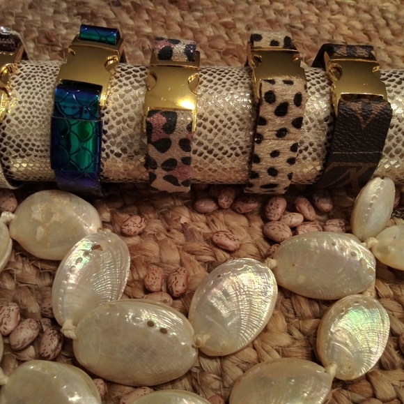 Bracelets - Picture 6 of 7